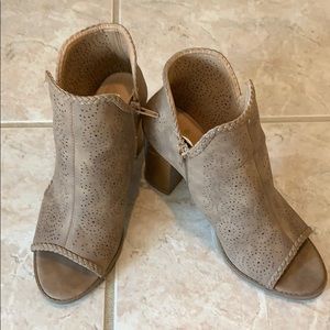 Open toe booties Report brand